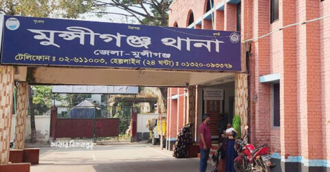 শিশুকে ধর্ষণ, যুবকের চুল কেটে গাছের সঙ্গে বেঁধে রাখলেন গ্রামবাসী