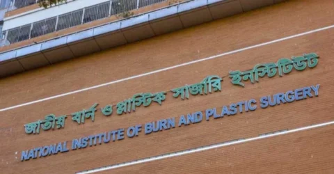 মোহাম্মদপুরে গ্যাস সিলিন্ডার বিস্ফোরণ, শিশুসহ দগ্ধ ৩