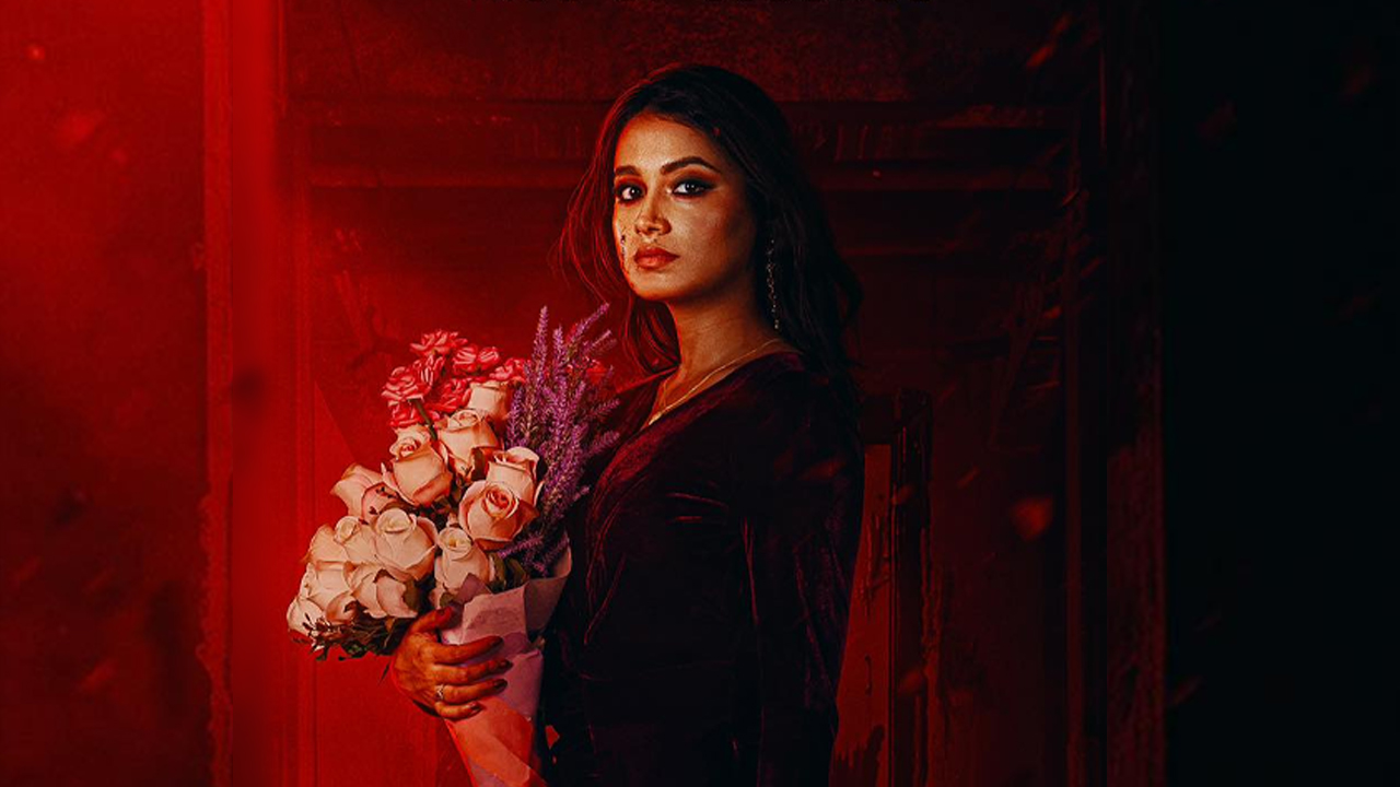 ফারিণের এক হাতে ফুল, আরেক হাতে কুড়াল কীসের ইঙ্গিত?