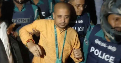 চিন্ময় দাসকে আরো ৪ মামলায় গ্রেপ্তার দেখানোর আদেশ