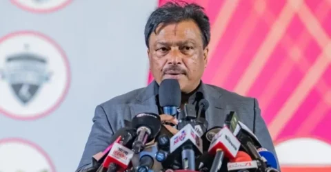 গঠনমূলক সমালোচনা শুনতে চান ফারুক
