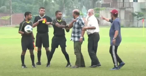 নিরাপত্তা পাচ্ছেন না ফুটবল রেফারিরা