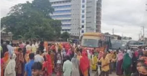 ট্রাকচাপায় শ্রমিকের মৃত্যু, ঢাকা-ময়মনসিংহ মহাসড়ক অবরোধ