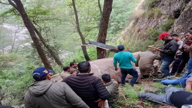 ভারতে হেলিকপ্টার দুর্ঘটনায় নিহত ৪, আহত ২