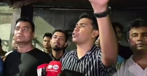ঢাবির ছাত্রদল নেতা হত্যার ঘটনায় উপাচার্য–প্রক্টরের পদত্যাগ দাবিতে বিক্ষোভ