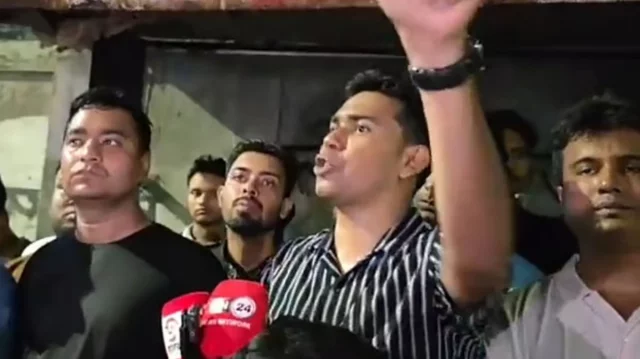 ঢাবির ছাত্রদল নেতা হত্যার ঘটনায় উপাচার্য–প্রক্টরের পদত্যাগ দাবিতে বিক্ষোভ