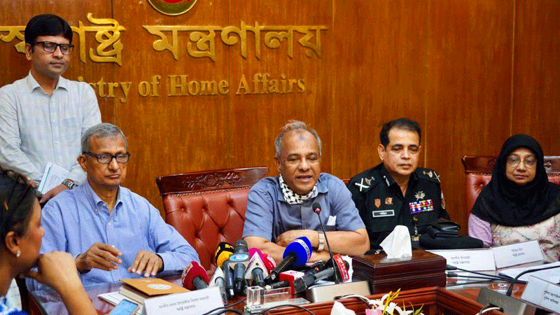 মে মাসেই বোনাস দিতে হবে গার্মেন্টসকর্মীদের, জুনের শুরুতে বেতন: স্বরাষ্ট্র উপদেষ্টা