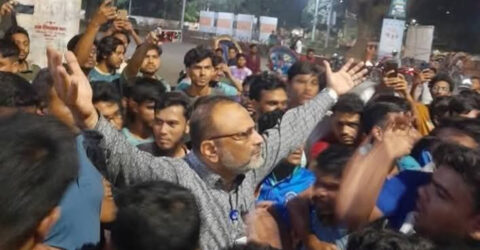 ঢাবি উপাচার্যের পদত্যাগ চান না সাধারণ শিক্ষার্থীরা