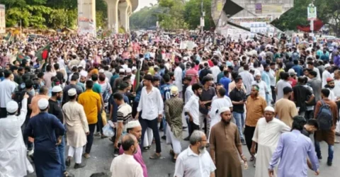 নিষিদ্ধ করার দাবিতে আজও চলছে শাহবাগ ব্লকেড, সড়ক বন্ধ