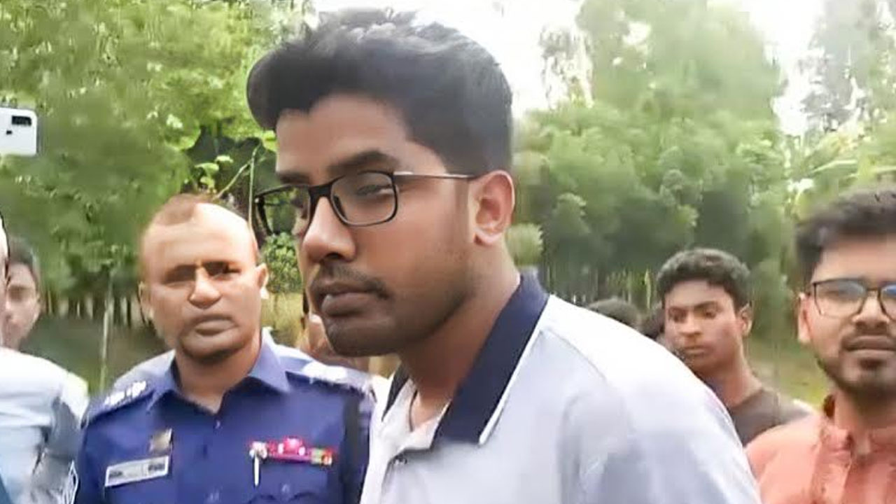 জামালপুরে একাডেমিক পরীক্ষা দিতে গিয়ে ছাত্রলীগ নেতা আটক