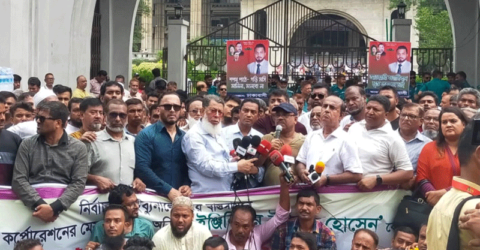 ইশরাককে মেয়রের দায়িত্ব বুঝিয়ে দেওয়ার দাবিতে এবার ব্লকেড কর্মসূচি