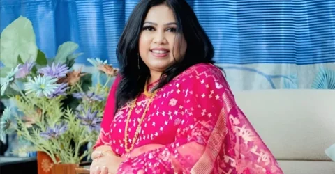 ‘আমার মন মানে না’ গাওয়ার সময় ধ্যানে মগ্ন ছিলাম: সুমী