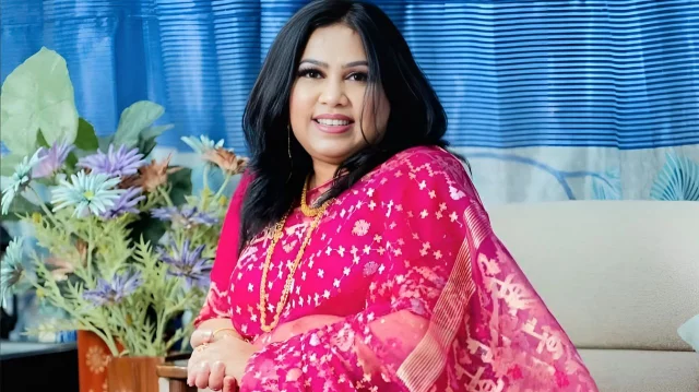 ‘আমার মন মানে না’ গাওয়ার সময় ধ্যানে মগ্ন ছিলাম: সুমী