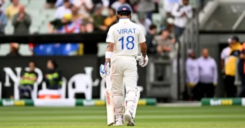 টেস্ট ক্রিকেট থেকে অবসর নিলেন কোহলি