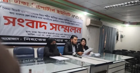 হাসপাতালে বসে মামলার বাদীকে হুমকি