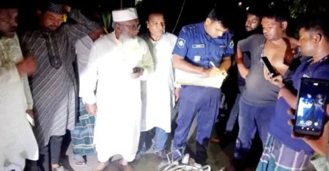 বাড়ি ফেরার পথে বিএনপি নেতার ওপর হামলা, পুড়িয়ে দেওয়া হয় মোটরসাইকেল