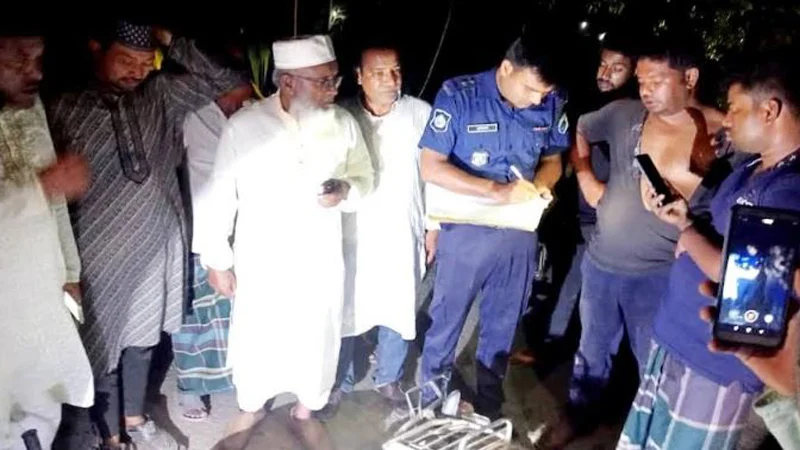 বাড়ি ফেরার পথে বিএনপি নেতার ওপর হামলা, পুড়িয়ে দেওয়া হয় মোটরসাইকেল