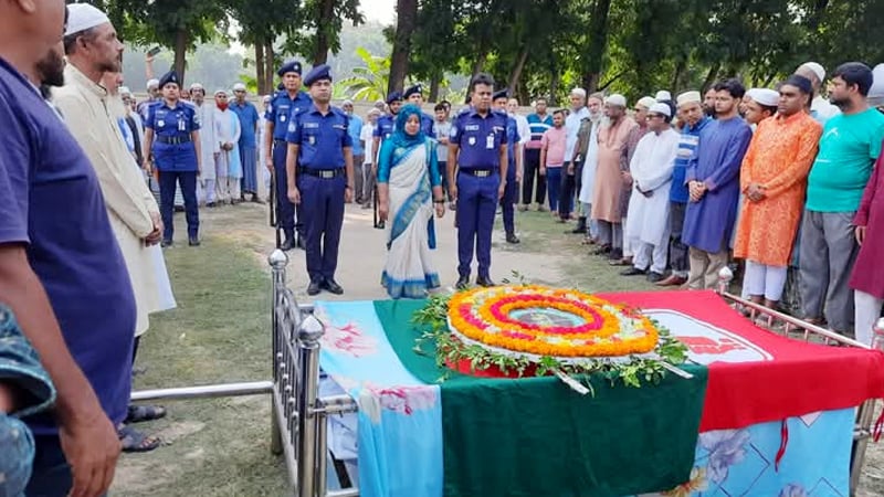 রাষ্ট্রীয় মর্যাদায় সমকালের নাটোর প্রতিনিধি নবীউর রহমান পিপলুর দাফন সম্পন্ন