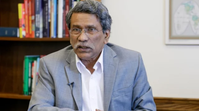 ফ্যাসিস্ট শাসকের পলায়নে গণতন্ত্রের প্রাথমিক বিজয় হয়েছে: আলী রীয়াজ
