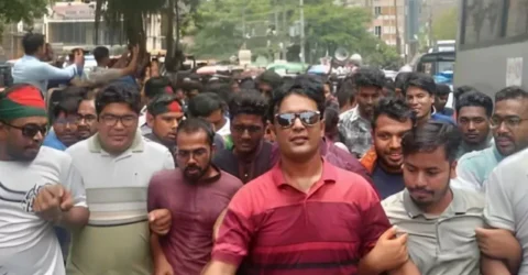 ‘লং মার্চ টু যমুনা’ কর্মসূচি শুরু জবি শিক্ষার্থীদের