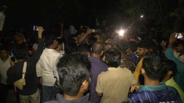 এনসিপি নেতাকে পেটালো ‘উত্তেজিত জনতা’, পুলিশ পাহারায় চলছে চিকিৎসা