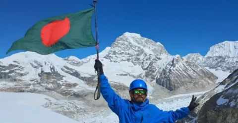 হেঁটে কক্সবাজার থেকে এভারেস্টচূড়ায় শাকিল
