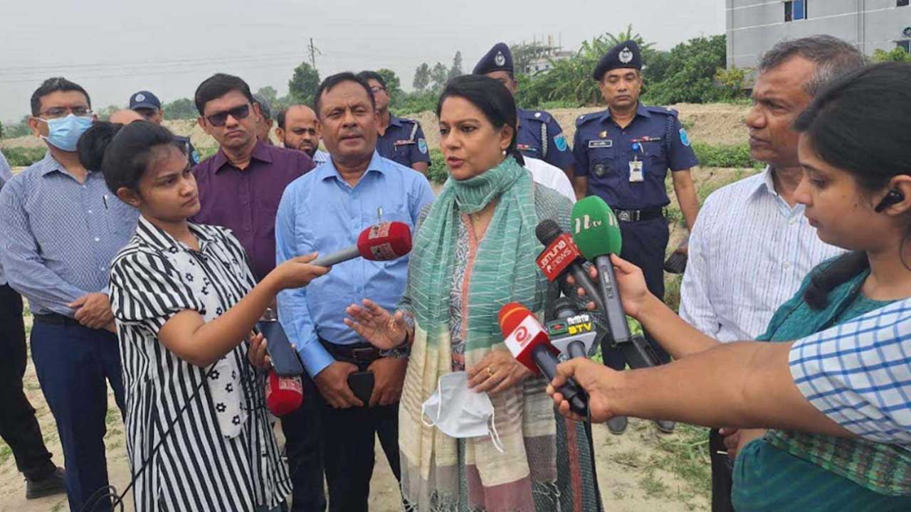 উপদেষ্টা সৈয়দা রিজওয়ানা হাসান কেরানীগঞ্জের শুভাঢ্যা খালের প্রাণপ্রবাহ ফিরিয়ে আনা হবে