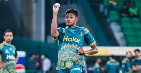 পেশোয়ারের জার্সিতে নাহিদ সুযোগ পাবেন কবে?’