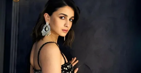আপাতত কানে যাচ্ছেন না আলিয়া ভাট