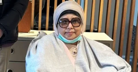 রাতে দেশের পথে রওনা হচ্ছেন খালেদা জিয়া