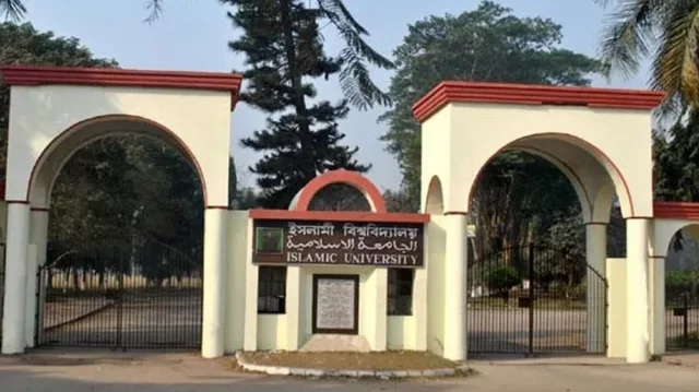 ইবিতে বেড়েছে সাপের উপদ্রব, আতঙ্কে শিক্ষার্থীরা