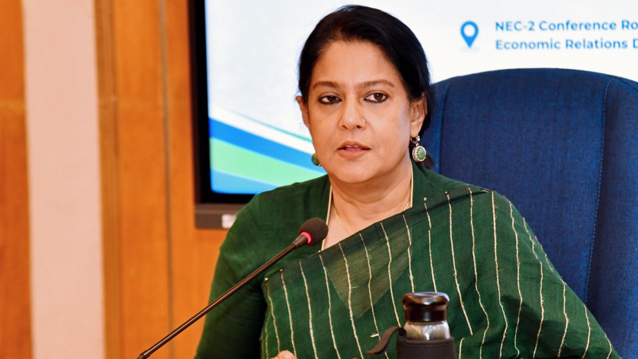 প্রকৃতি ধ্বংস করে উন্নয়ন টেকসই হবে না : রিজওয়ানা হাসান