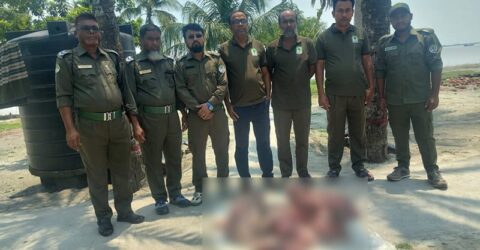 সুন্দরবন থেকে নৌকাসহ ৪২ কেজি হরিণের মাংস জব্দ