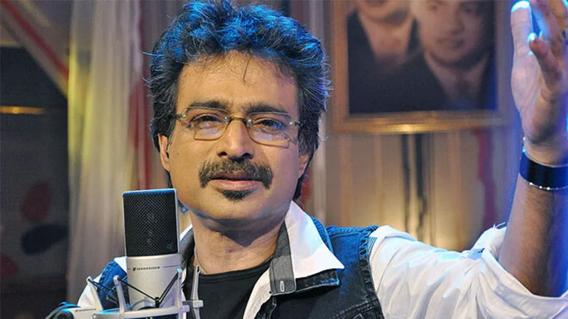 তোপের মুখে পোস্ট সরালেন নচিকেতা