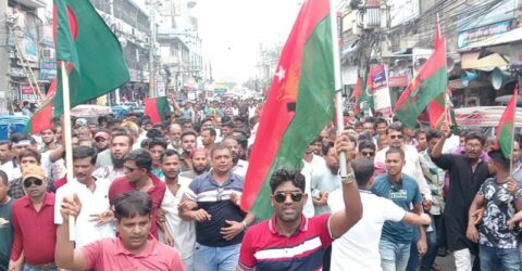 খুলনায় সমাবেশ বিকেলে, মিছিল নিয়ে আসছেন ছাত্র-যুবদলের নেতাকর্মীরা