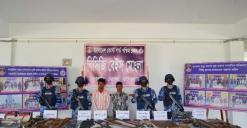 বিপুল অস্ত্রসহ আটক শরীফ বাহিনীর দুই সহযোগী