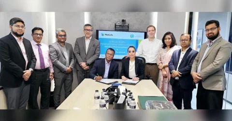একেএস খান ফার্মাসিউটিক্যালস কর্মীদের বীমা সুরক্ষা দেবে মেটলাইফ