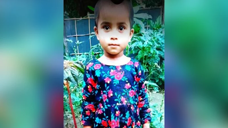 ময়লার স্তূপে পড়ে ছিল বেওয়ারিশ বস্তা, খুলতে বেরিয়ে এলো শিশুর লাশ