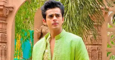 প্রেমিকাকে হুমকি, শুটিং সেটে পুলিশ আটক করলো অভিনেতাকে