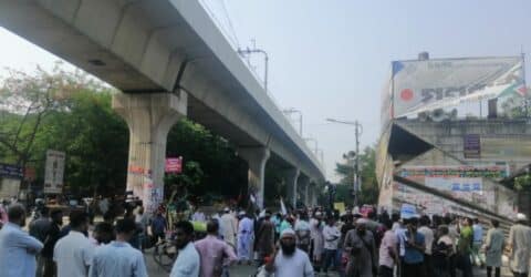 শাহবাগে দ্বিতীয় দিনের মতো চলছে ছাত্র-জনতার বিক্ষোভ