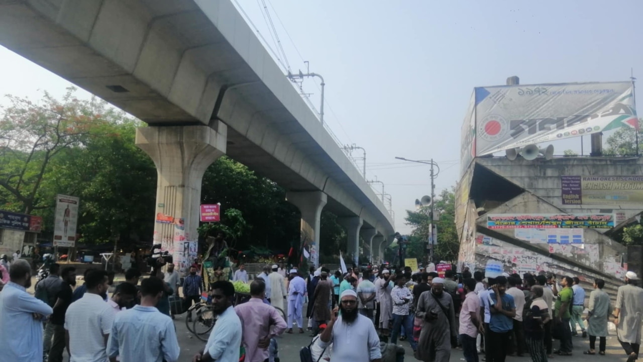 শাহবাগে দ্বিতীয় দিনের মতো চলছে ছাত্র-জনতার বিক্ষোভ