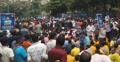 ইশরাককে মেয়র পদে বসানোর দাবিতে ২য় দিনের মতো অবস্থান, সড়ক বন্ধ